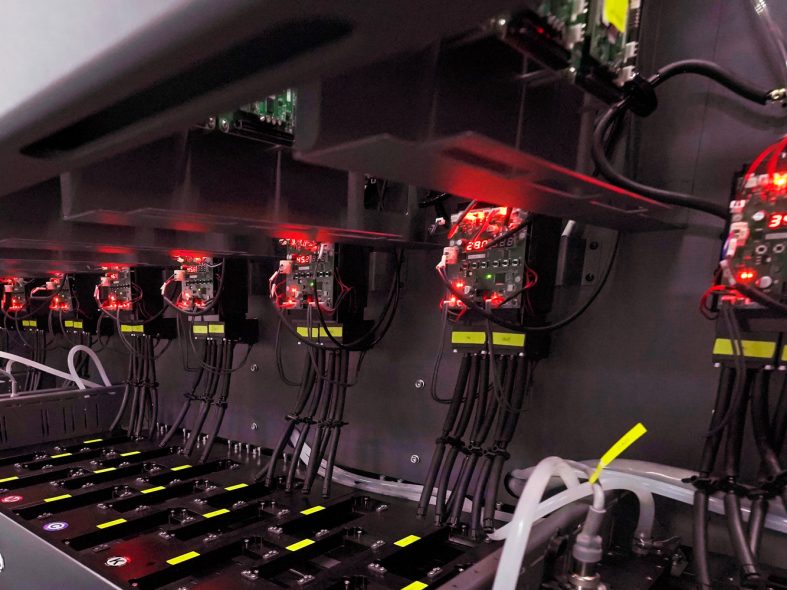 Real-time PID quantization gain ink path circulation control technology makes printing ink supply more stable and precise.